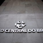 Relatório Focus 2026: Inflação sobe, juros permanecem altos e impacto no mercado imobiliário preocupa