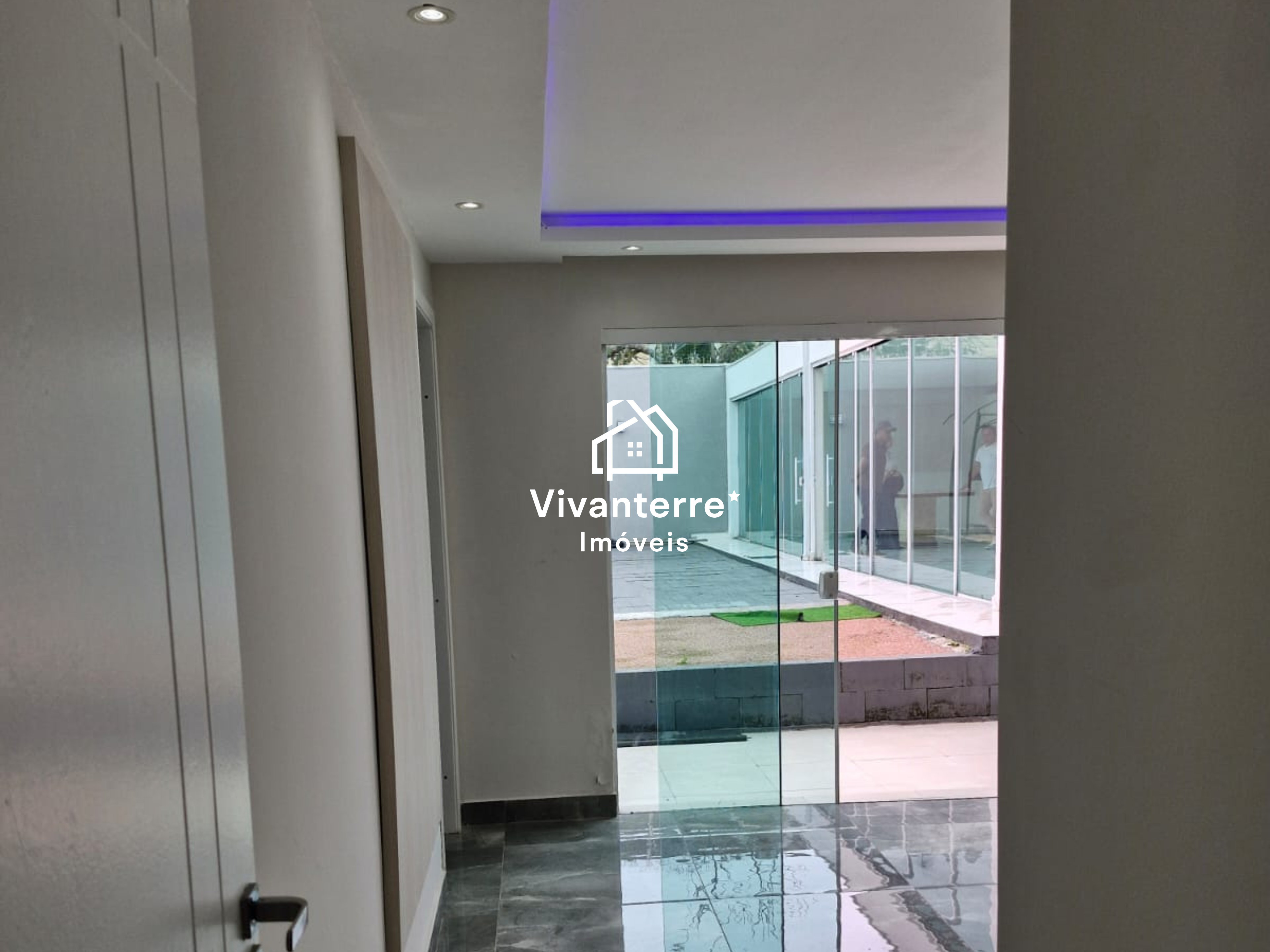 CASA DE ALTO PADRÃO COM 650 m², LAZER COMPLETO E NEGOCIAÇÃO FLEXÍVEL - SEU IMÓVEL OU BEM PODE ENTRAR NO NEGÓCIO!