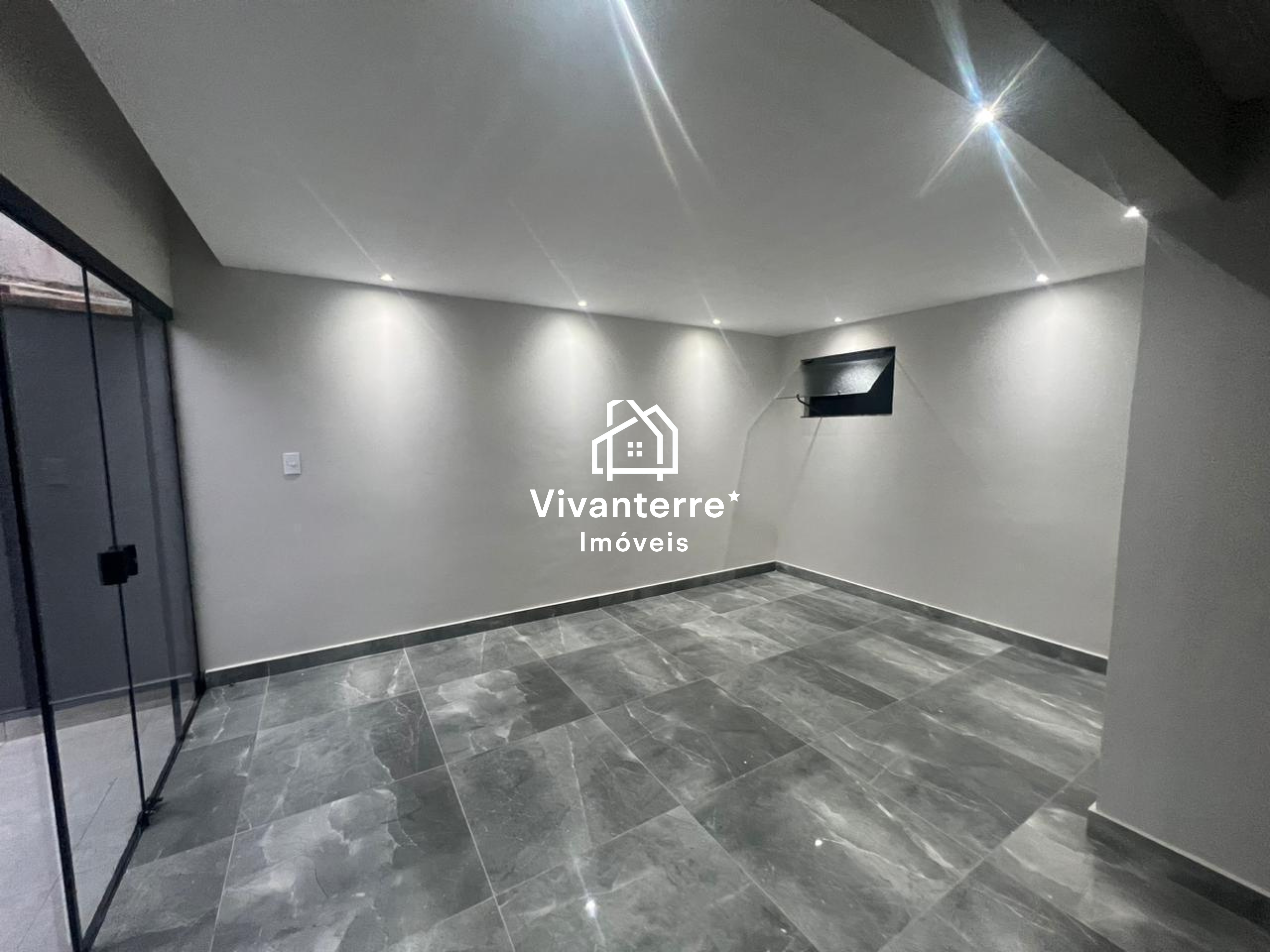 CASA DE ALTO PADRÃO COM 650 m², LAZER COMPLETO E NEGOCIAÇÃO FLEXÍVEL - SEU IMÓVEL OU BEM PODE ENTRAR NO NEGÓCIO!